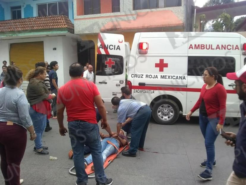 Mujer es arrollada por repartidor de pizza en Zacapoaxtla