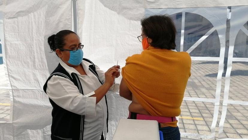 Con AstraZeneca vacunarán a personas de 50 a 59 años en la Mixteca
