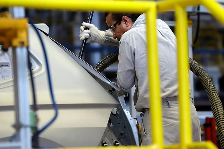 VW detiene producción de Tiguan, Golf y Jetta por ajuste de producción