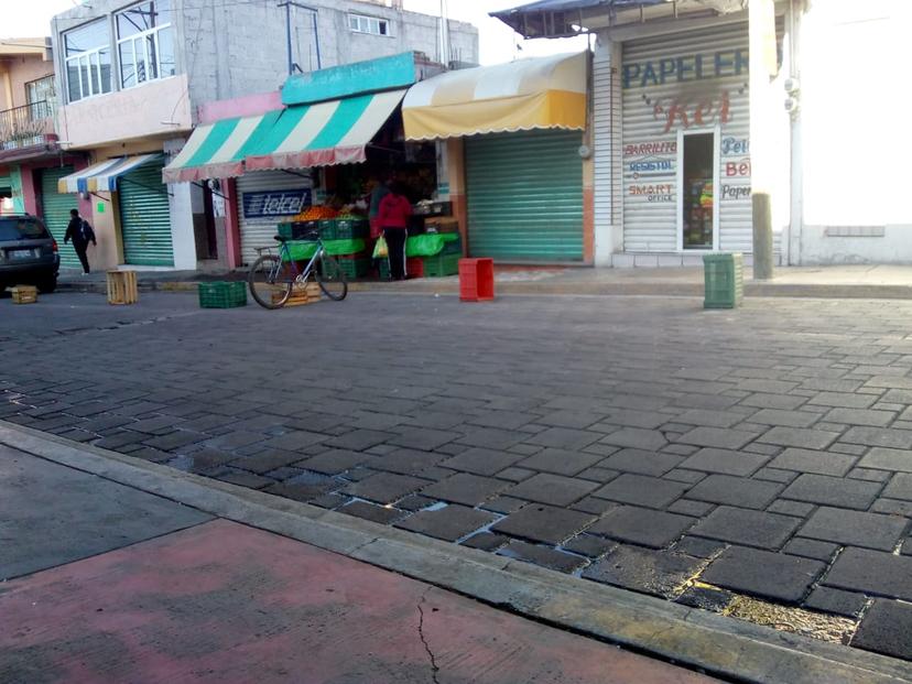 Exigen a comerciantes no apartar vía pública en Tecamachalco