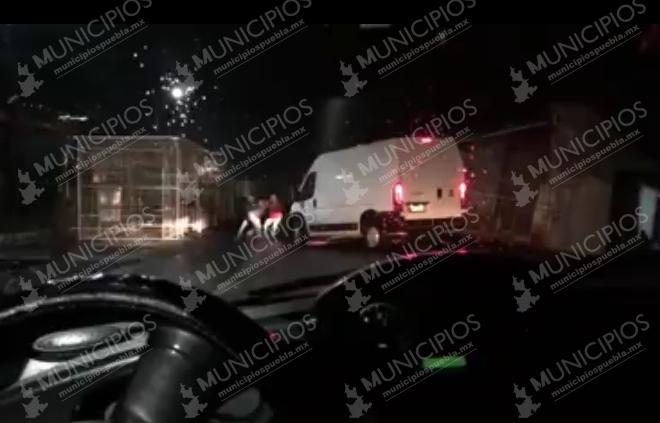 VIDEO Levantan a tianguista en plena carretera de Texmelucan