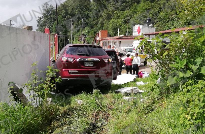 Se estrella familia cholulteca contra la Cruz Roja en Zacapoaxtla
