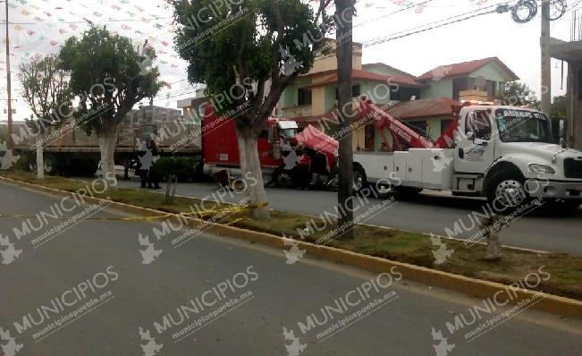 Balacera por camión con azulejos deja 3 policías heridos en Huixcolotla