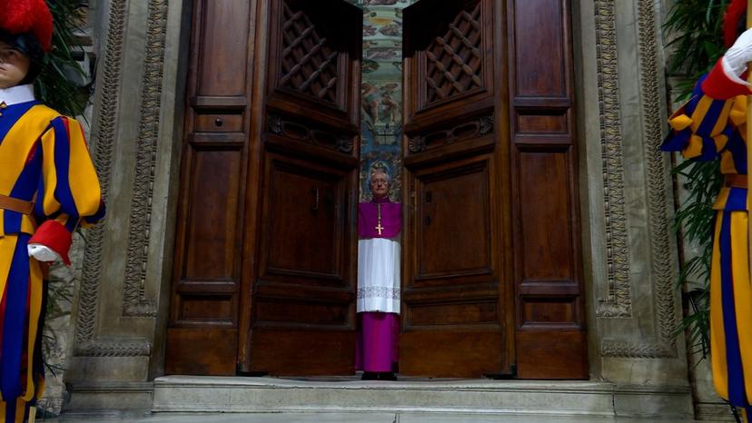 VIDEO Cardenales ya están en la Capilla Sixtina, comienza el Cónclave