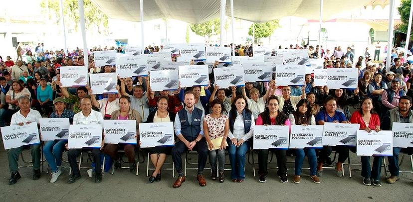 Ayuntamiento reparte calentadores solares en Puebla