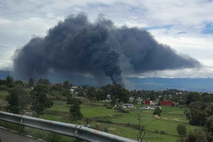 Reabren carretera federal solo hacia Atlixco tras incendio en Atzompa