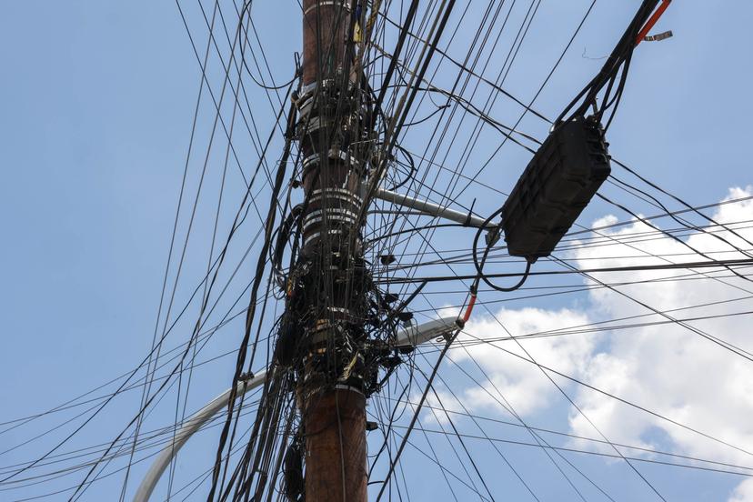 Ayuntamiento atiende problema de cableado en la capital poblana