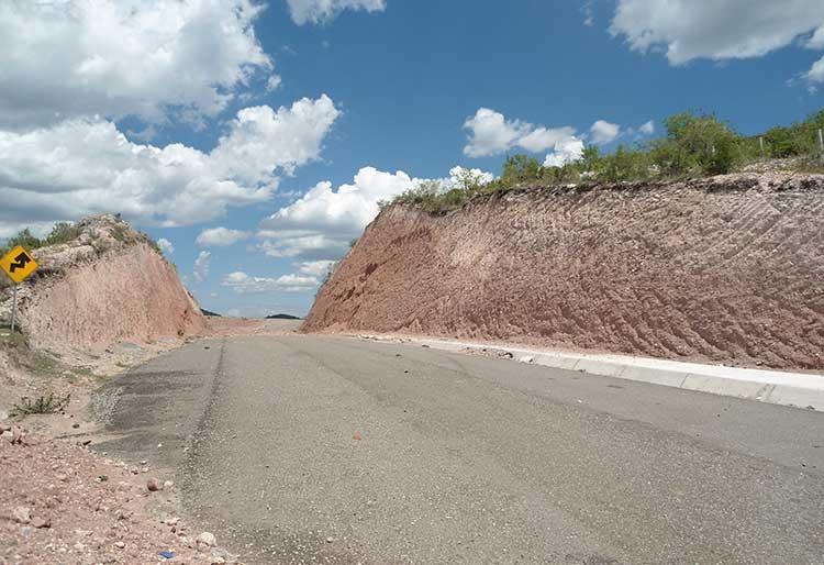 Alertan de asaltos en la carretera Izúcar-Acatlán