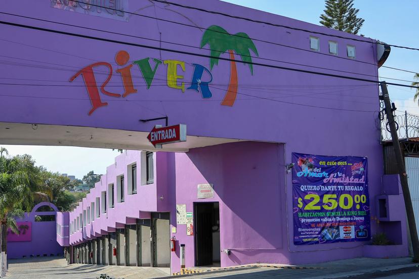 VIDEO Moteles en Puebla lanzan promociones para las parejas cachondas