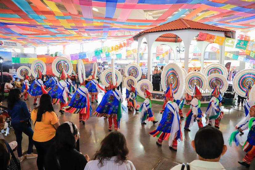 Reconoce Turismo a participantes del pabellón Pueblos Mágicos de la feria