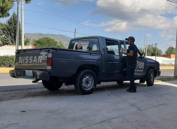 Empleados se surten de cerveza en camioneta del Ayuntamiento