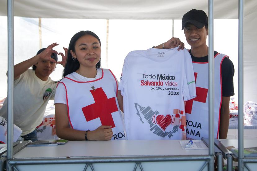 VIDEO Entrega de kits para Cuarta Carrera de Cruz Roja