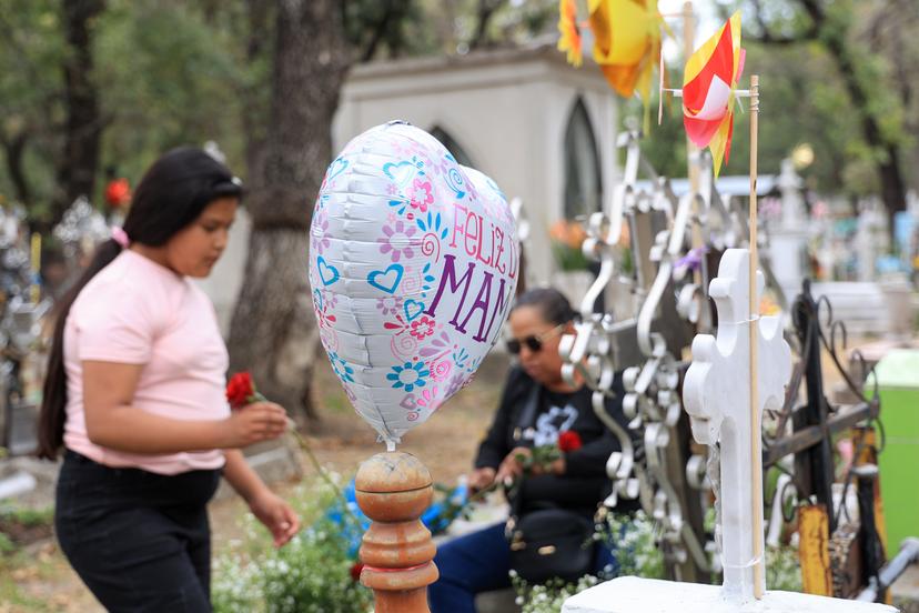Un festejo diferente este 10 de Mayo desde el Panteón Municipal y que todavía duele
