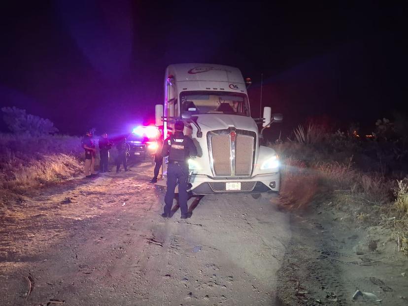 Tras persecución recuperan tráiler en la carretera Tecamachalco-Cañada de Morelos