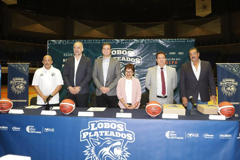 VIDEO Listos para aullar, presentan a Lobos Plateados