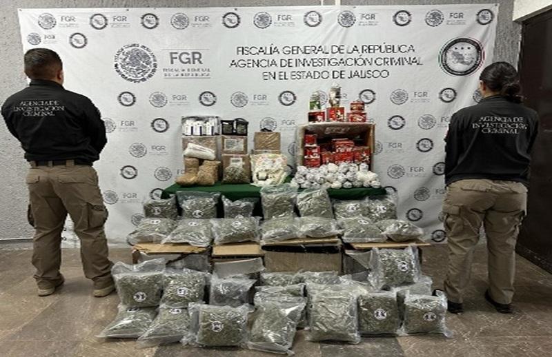 Tras pitazo, incautan 19 kilos de marihuana y 11 de meta en Jalisco