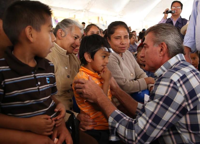 Ante cientos de personas, Piña pide a Gali buscar gubernatura