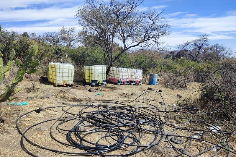 Tras cateo hallan huachicol, marihuana y metanfetamina en Jalisco