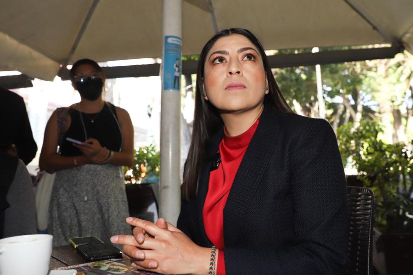 Claudia Rivera Vivanco ofrece disculpas públicas a Yasmín Flores