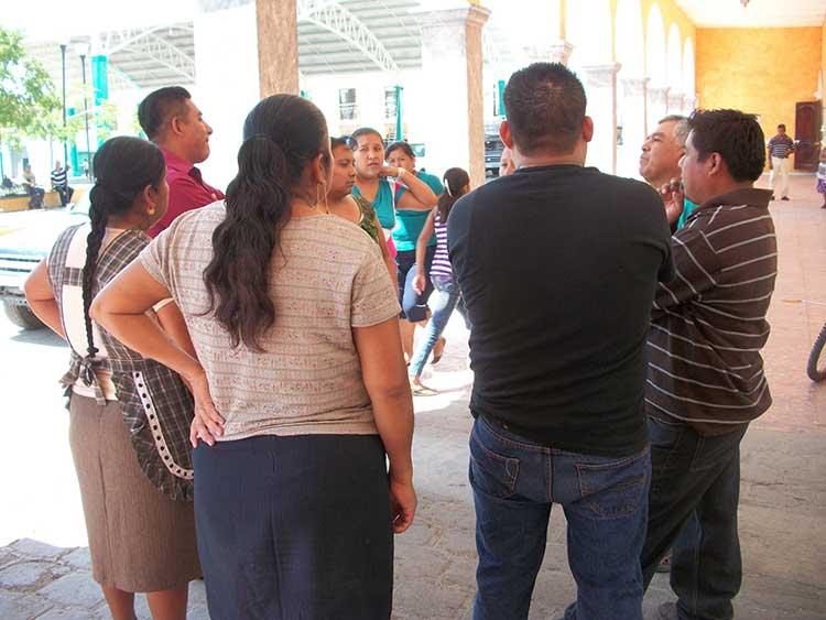 Atropellan policías a pareja e intentan darse a la fuga