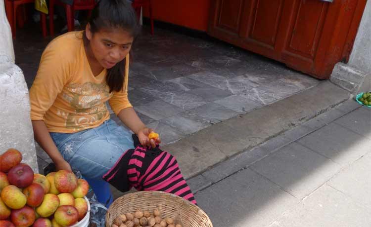 Elevan costos de productos para el tradicional Chile en Nogada