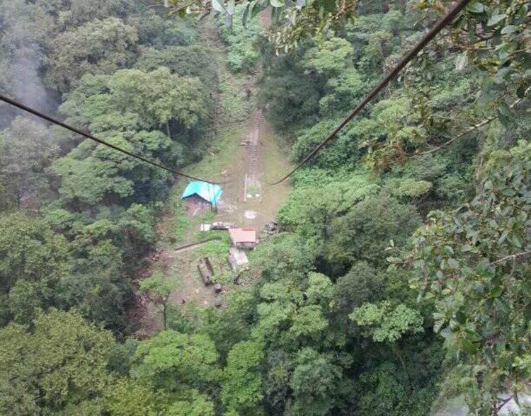 Muere obrero de la hidroeléctrica Necaxa al caer a un barranco