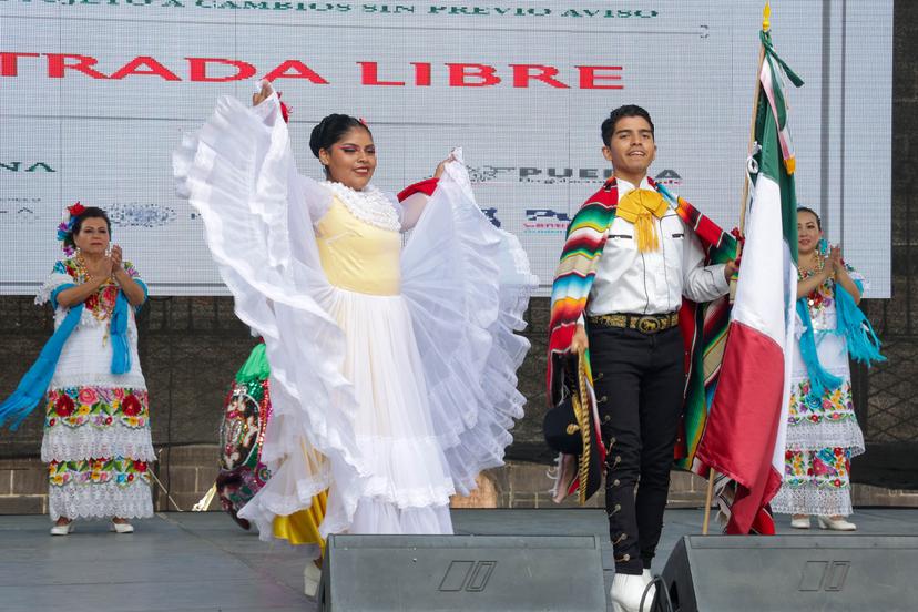 Arrancaron las presentaciones culturales por Fiestas Patrias