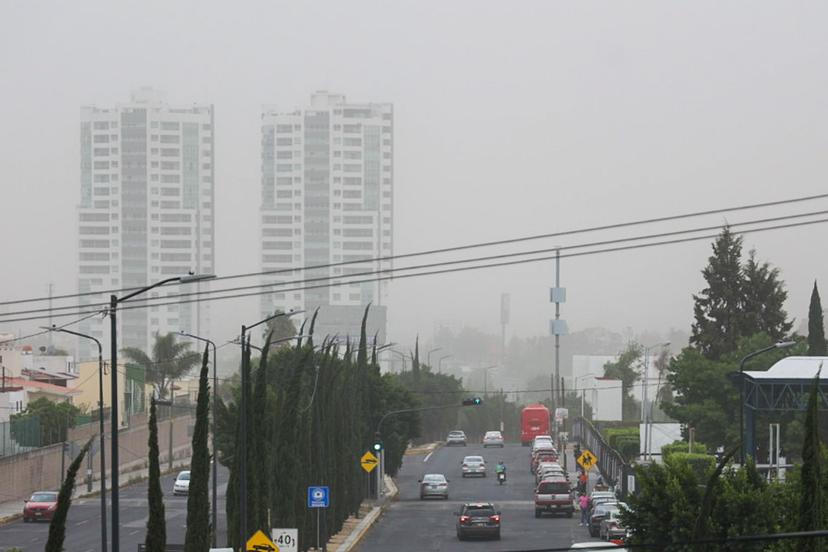 VIDEO Polvareda inunda la ciudad de Puebla y Zona Metropolitana