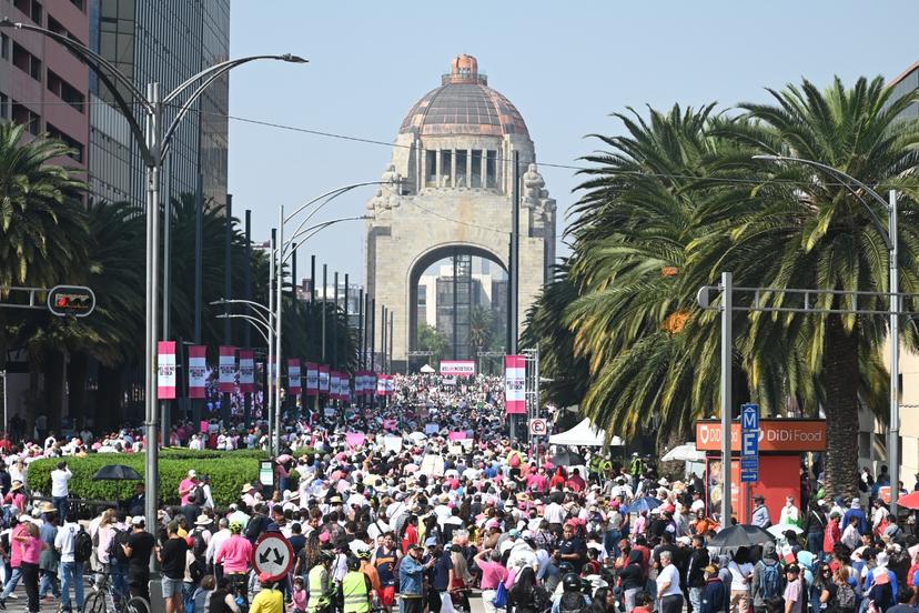 VIDEO Vicente Fox y líderes panistas participaron en la marcha