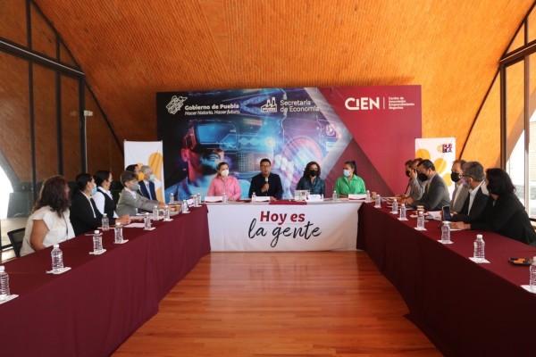Reconoce Claudia Sheinbaum exitoso modelo de clústeres del gobierno poblano