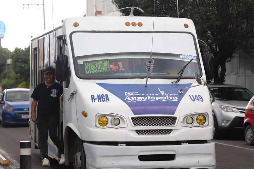 VIDEO Sobre la mesa quitar descuento a estudiantes en el transporte público en Puebla