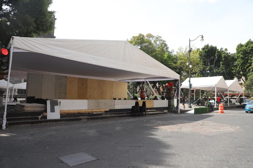 VIDEO Colocan templete previo al desfile de la Revolución Mexicana