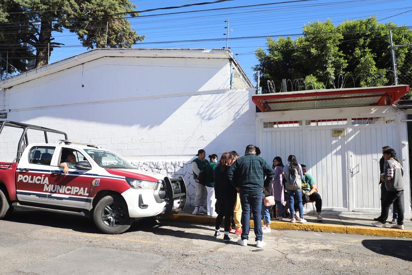 VIDEO Estudiantes y padres exigen reembolso de las colegiaturas