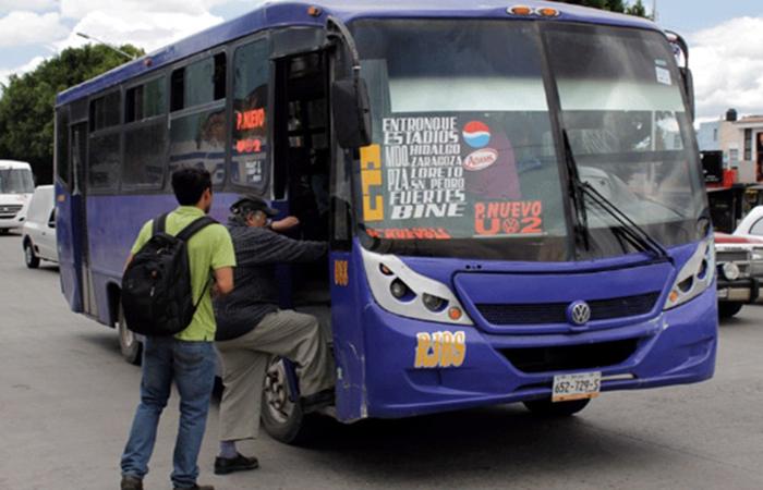 Transportistas buscan desempolvar propuesta de 12 pesos el pasaje