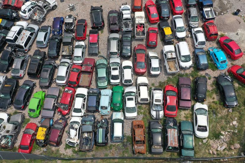 Ayuntamiento vende 5 mil autos chatarra por más de 23 millones de pesos