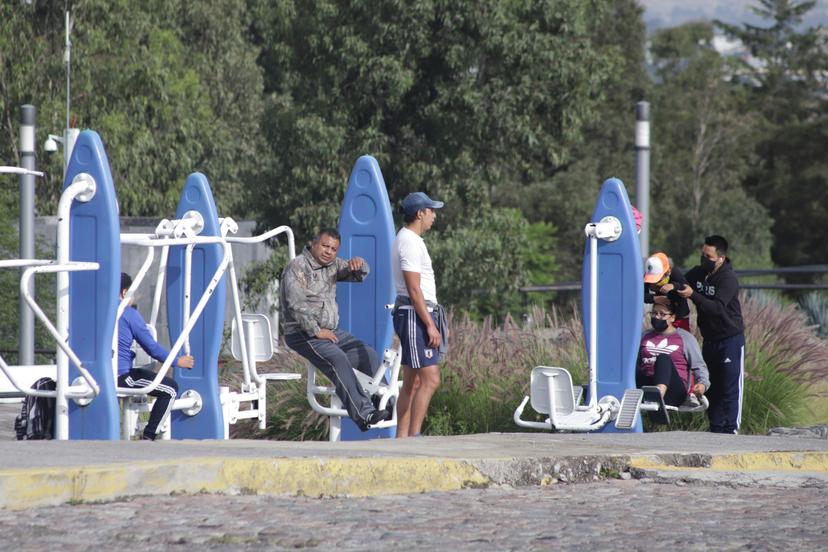 Instalarán gimnasios al aire libre en 5 parques de Puebla