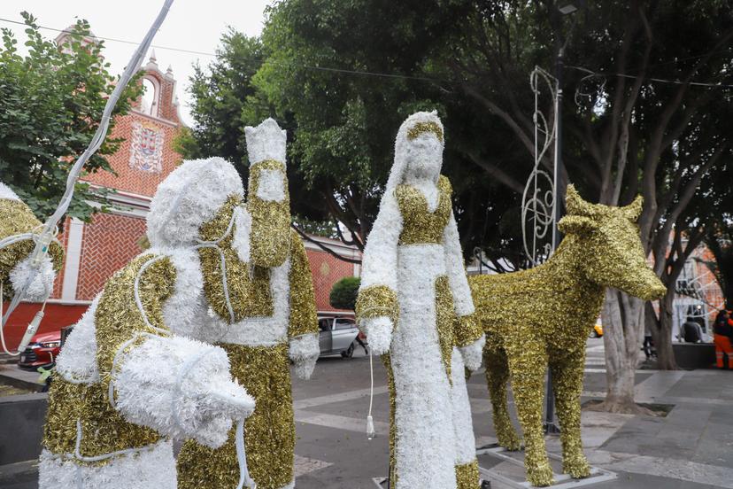 VIDEO Colocan figuras navideñas en el Parque del Carmen