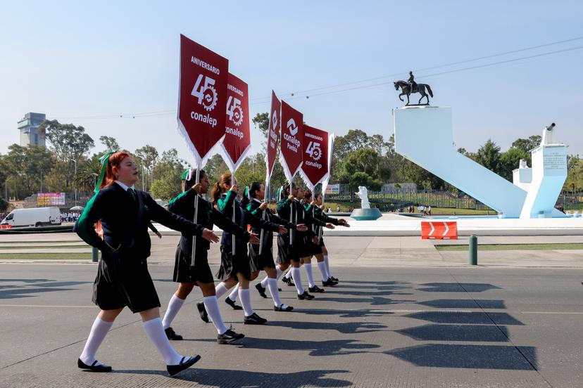 Cerca de 14 mil estudiantes y militares participarán en el Desfile del 5 de Mayo