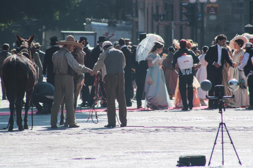 VIDEO Graban Mal de Amores en el Zócalo de Puebla