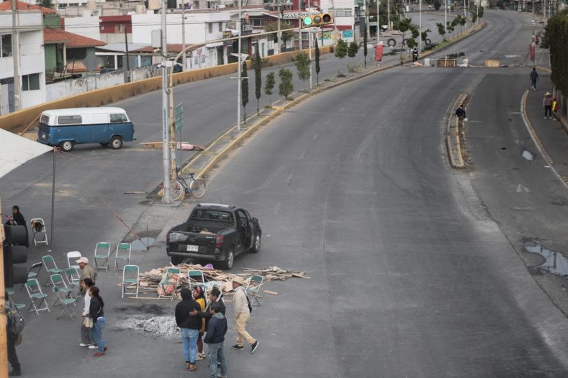 VIDEO Se mantiene bloqueo en la Carretera Federal a Atlixco
