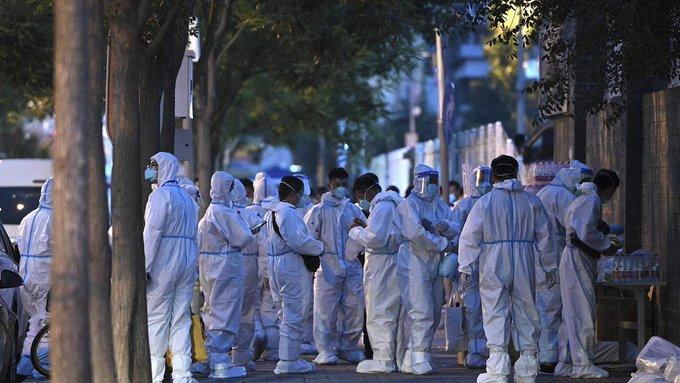  Pekín manda a cuarentena obligatoria a miles habitantes por Covid-19