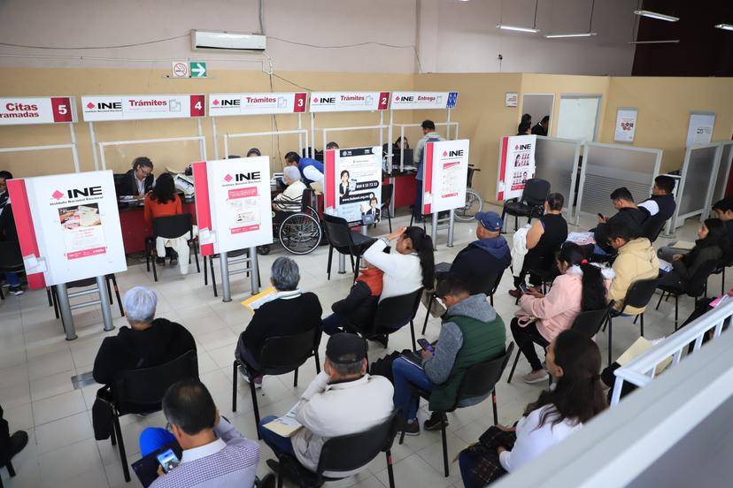 VIDEO Alta participación en el cierre de trámites para el INE