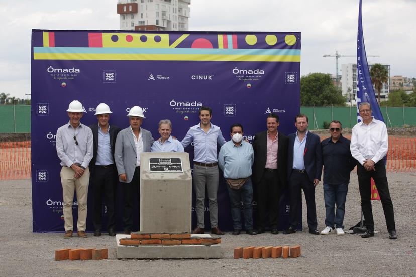 Colocan primera piedra del proyecto Ómada Family Sport Club