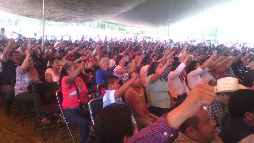 Antorcha Campesina pinta su raya con López Obrador