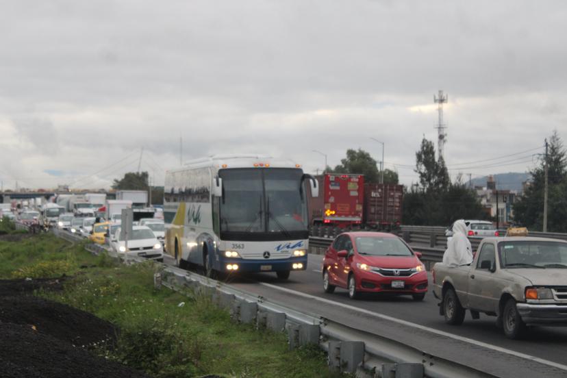 Roban vehículo en la autopista Puebla-Orizaba