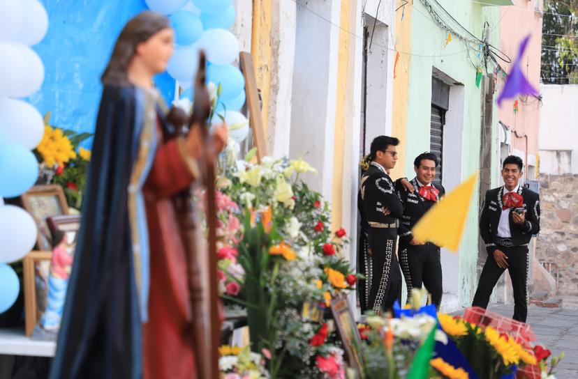 VIDEO Montan altar en el Barrio del Alto en homenaje a Santa Cecilia