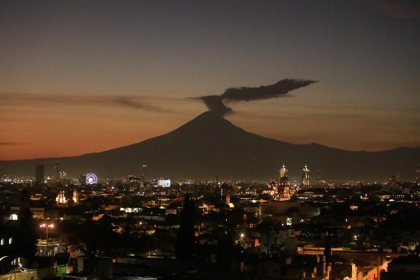 VIDEO Captan supuesto Ovni saliendo del Popocatépetl