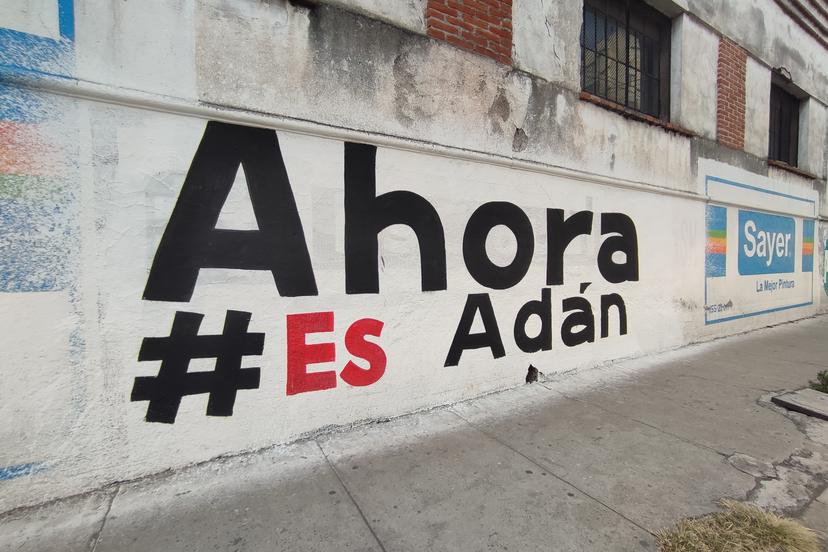 Aparecen en Puebla bardas pintadas en apoyo a Adán Augusto