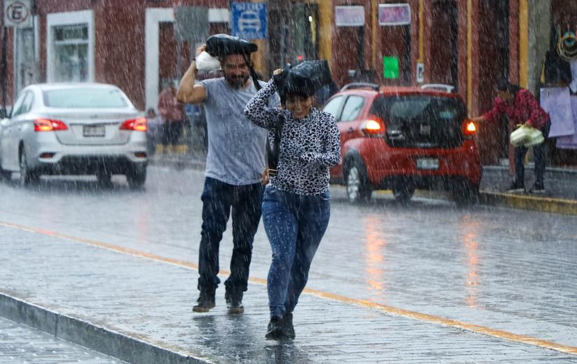 Lluvia de este viernes solo deja algunos encharcamientos