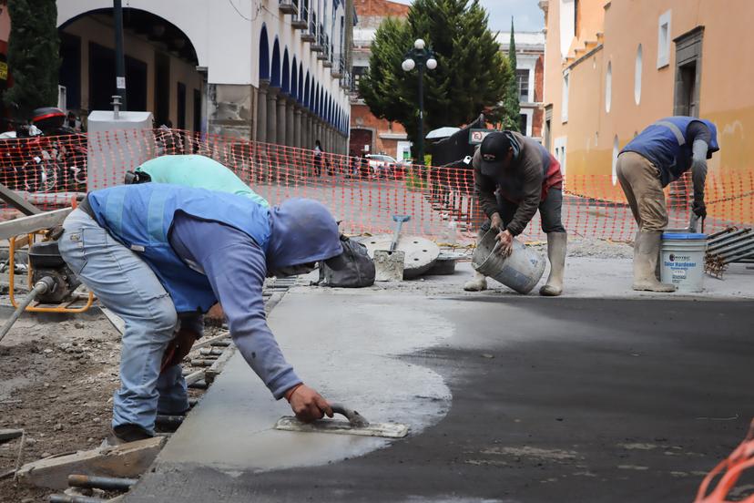 VIDEO Obra de pavimentación en la calle 6 Oriente y 8 Norte